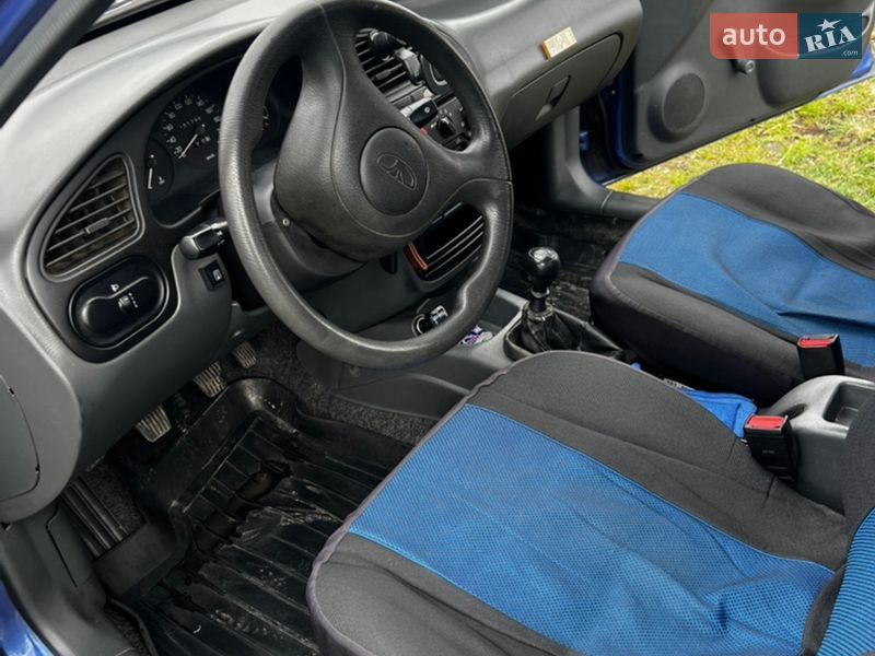 Седан Daewoo Lanos 2009 в Долині