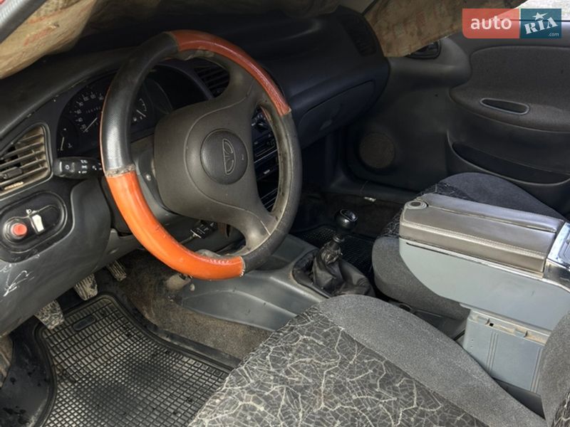 Седан Daewoo Lanos 2004 в Лановцах