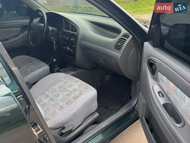 Седан Daewoo Lanos 2005 в Кобеляках