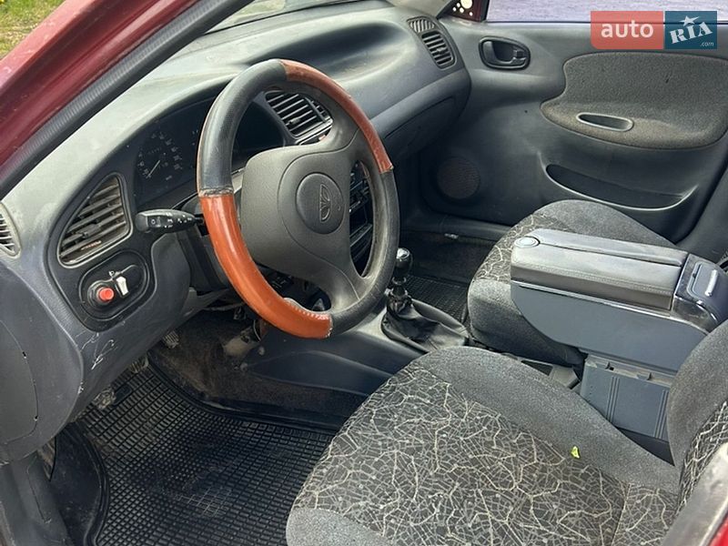 Седан Daewoo Lanos 2004 в Лановцах