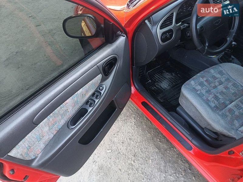 Седан Daewoo Lanos 2005 в Дніпрі