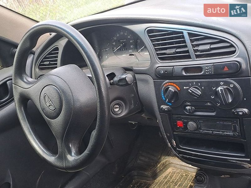 Седан Daewoo Lanos 2003 в Макарові