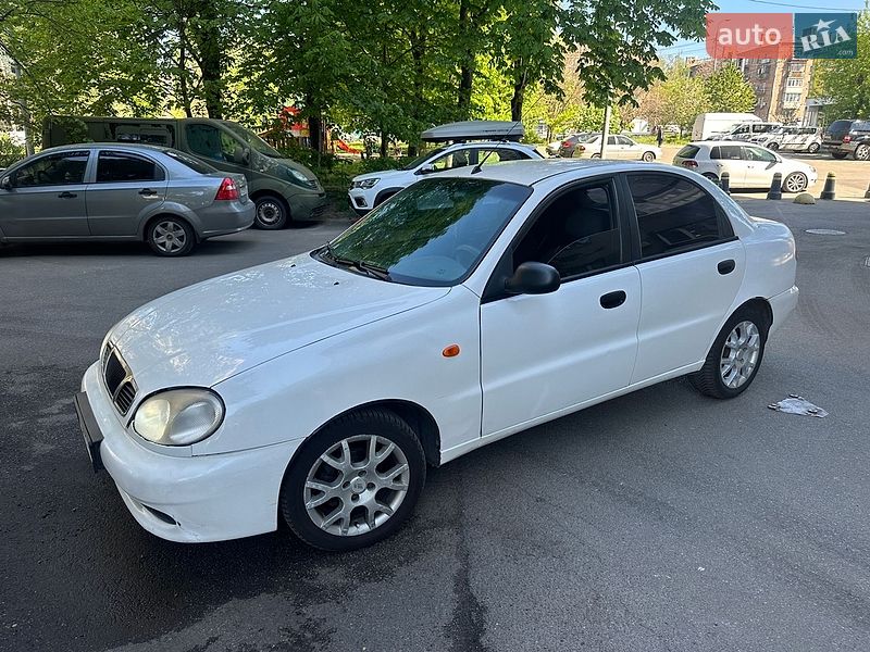 Седан Daewoo Lanos 2004 в Киеве