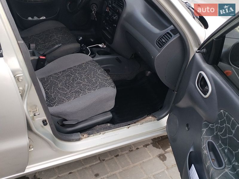 Седан Daewoo Lanos 2003 в Львове