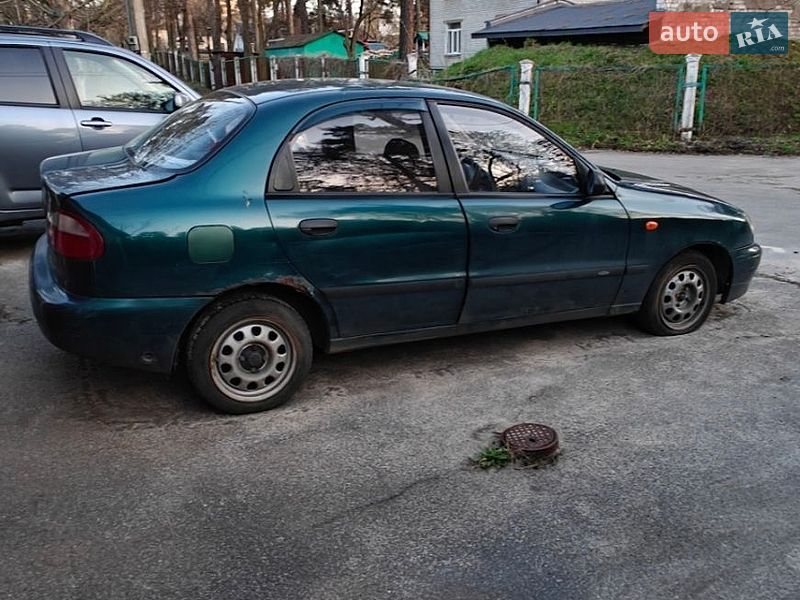 Седан Daewoo Lanos 2004 в Киеве