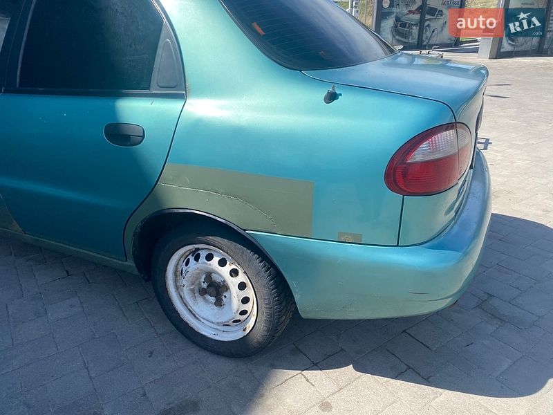 Седан Daewoo Lanos 1998 в Львове