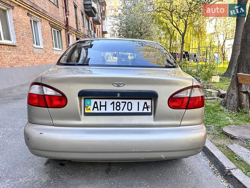 Седан Daewoo Lanos 2004 в Киеве