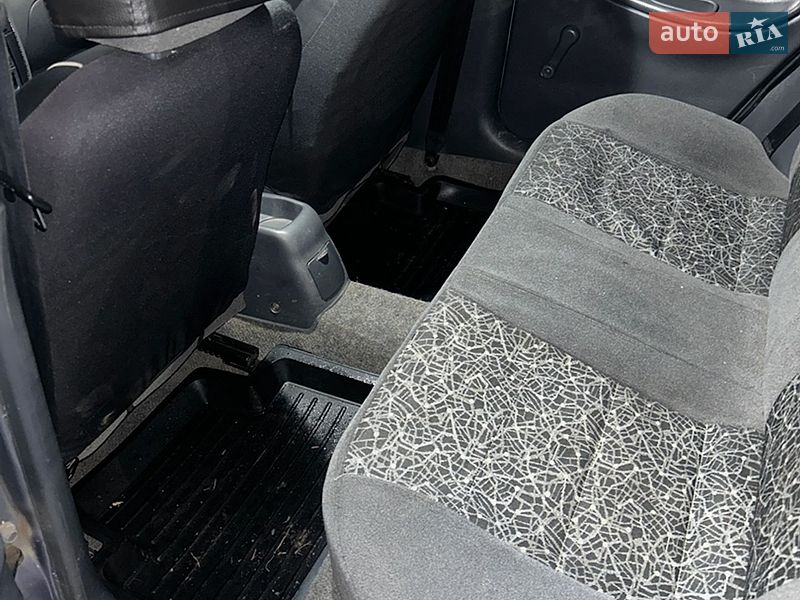 Седан Daewoo Lanos 2011 в Полтаві