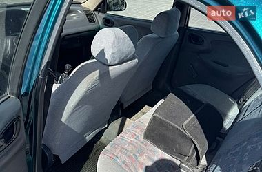 Седан Daewoo Lanos 2002 в Черкассах