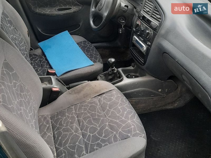 Седан Daewoo Lanos 2003 в Лужанах