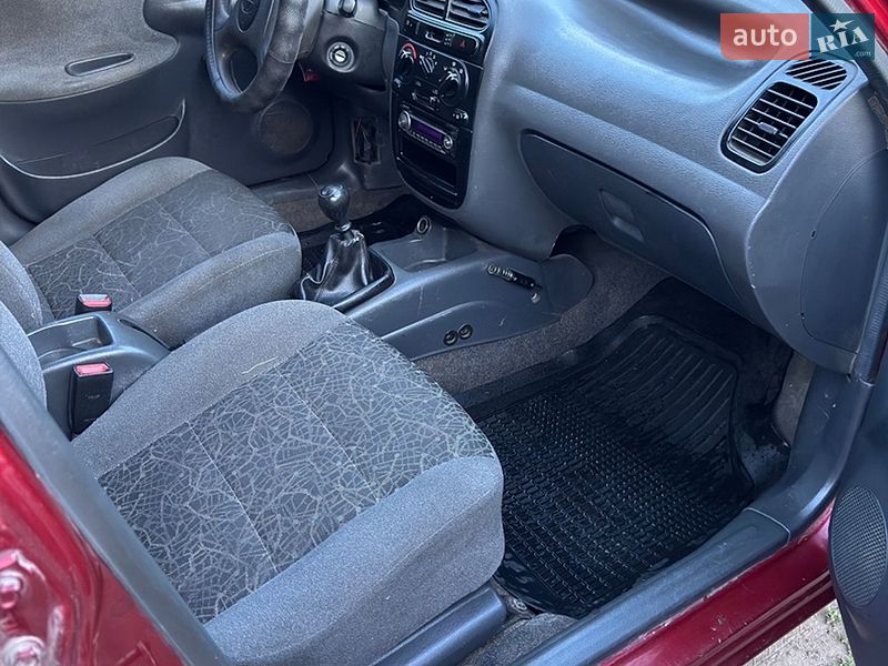 Седан Daewoo Lanos 2005 в Запорожье