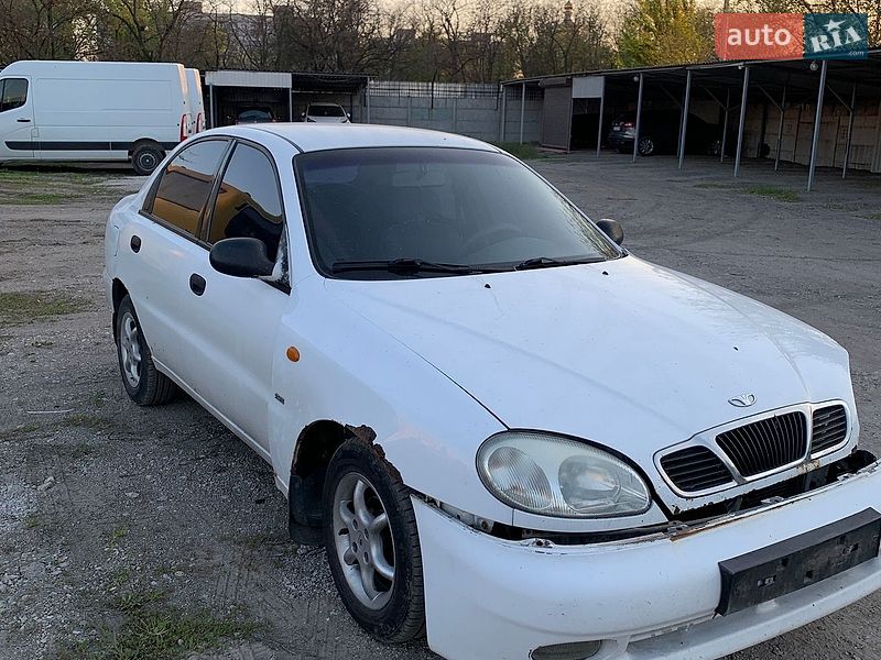 Седан Daewoo Lanos 2000 в Дніпрі