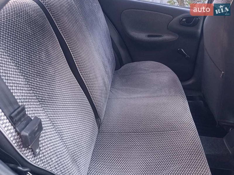 Седан Daewoo Lanos 2004 в Дніпрі