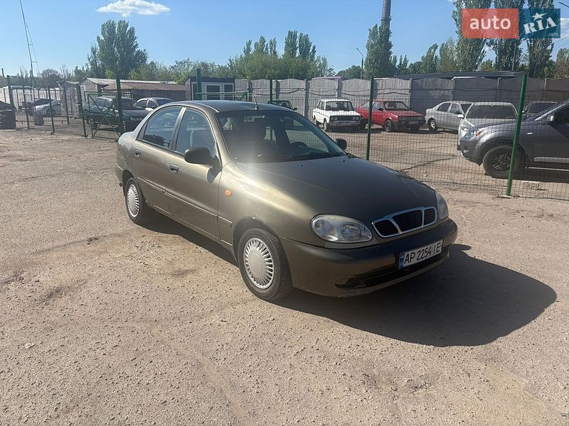 Седан Daewoo Lanos 2004 в Запоріжжі