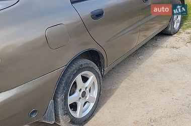 Седан Daewoo Lanos 2002 в Толстом