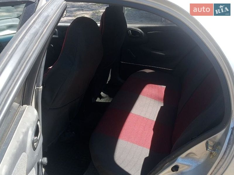 Седан Daewoo Lanos 2003 в Львове