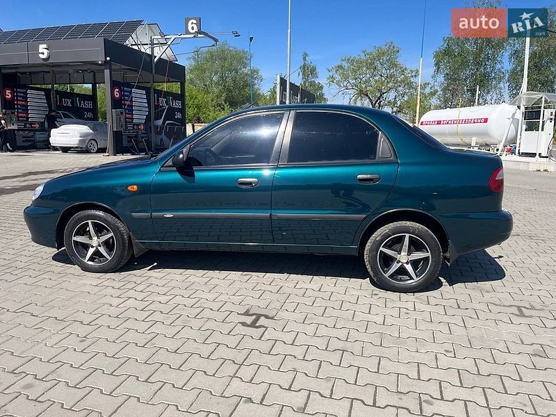 Седан Daewoo Lanos 2004 в Коломые