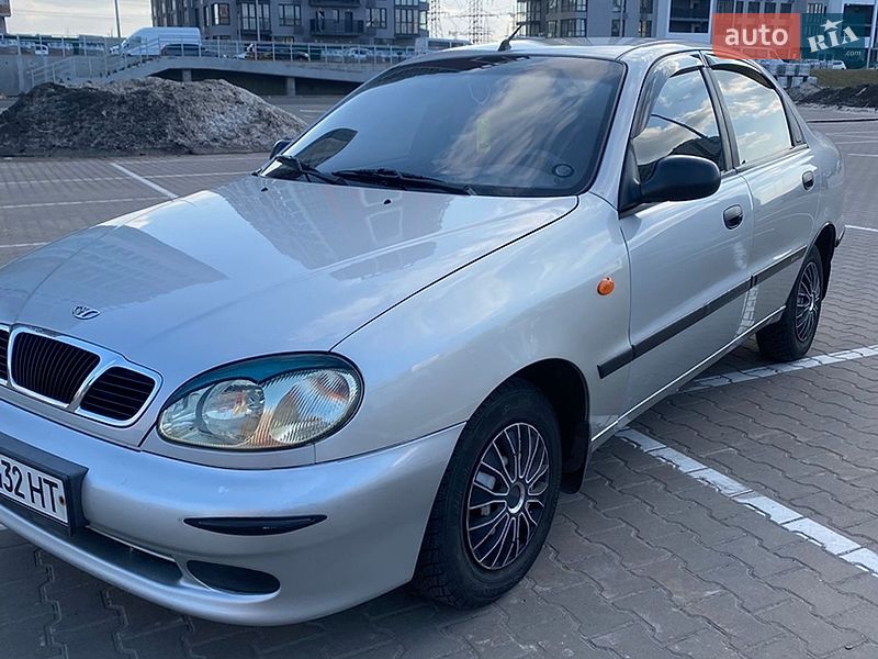 Седан Daewoo Lanos 2004 в Киеве