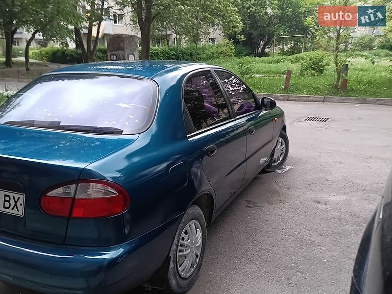 Седан Daewoo Lanos 2001 в Львове