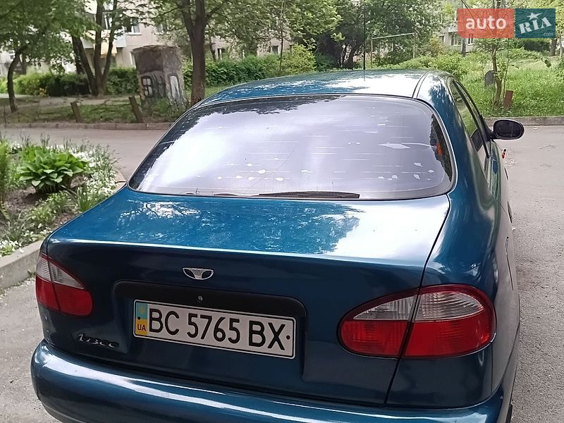 Седан Daewoo Lanos 2001 в Львове