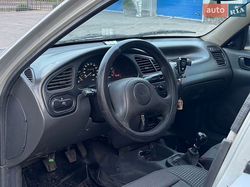 Седан Daewoo Lanos 2004 в Кривом Роге