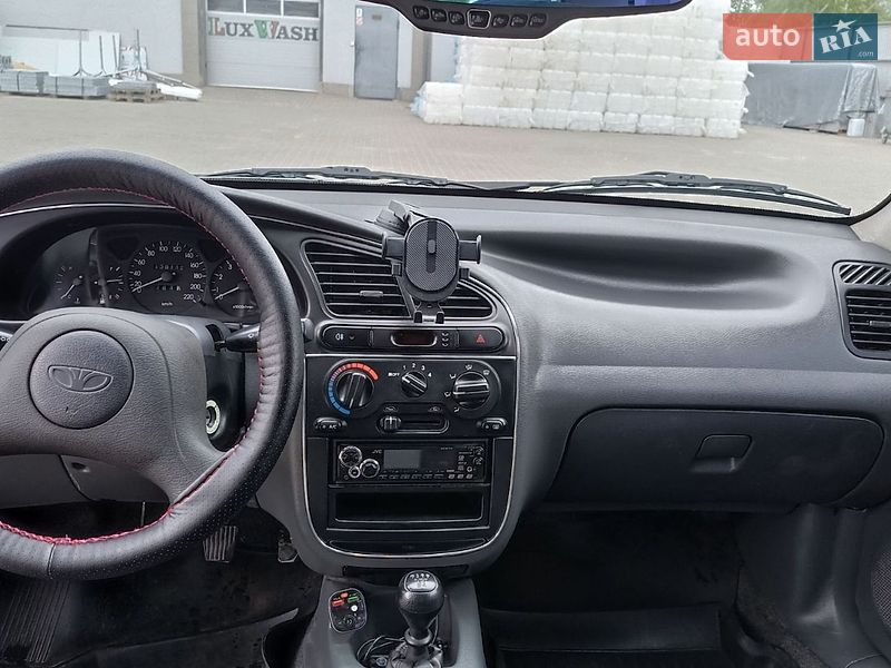Седан Daewoo Lanos 2004 в Львове