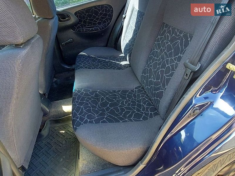 Седан Daewoo Lanos 2003 в Харькове