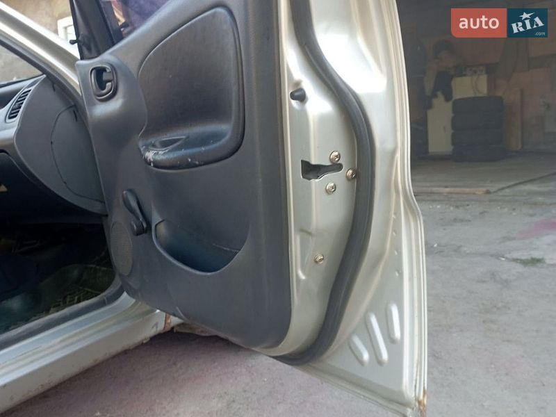 Седан Daewoo Lanos 2004 в Ставище