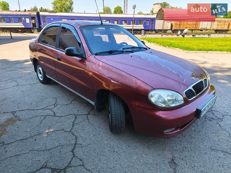 Седан Daewoo Lanos 2004 в Ромнах