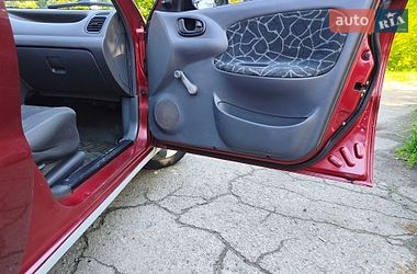 Седан Daewoo Lanos 2004 в Ромнах