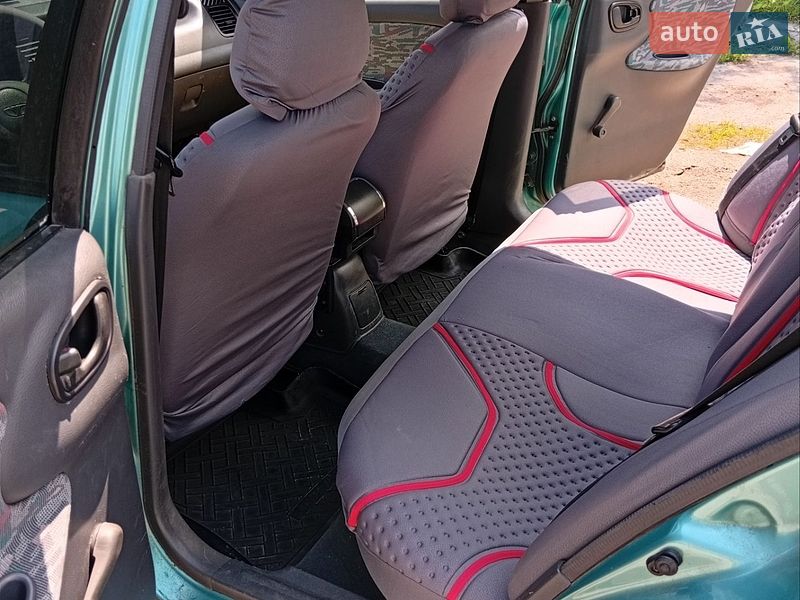 Седан Daewoo Lanos 1998 в Тараще