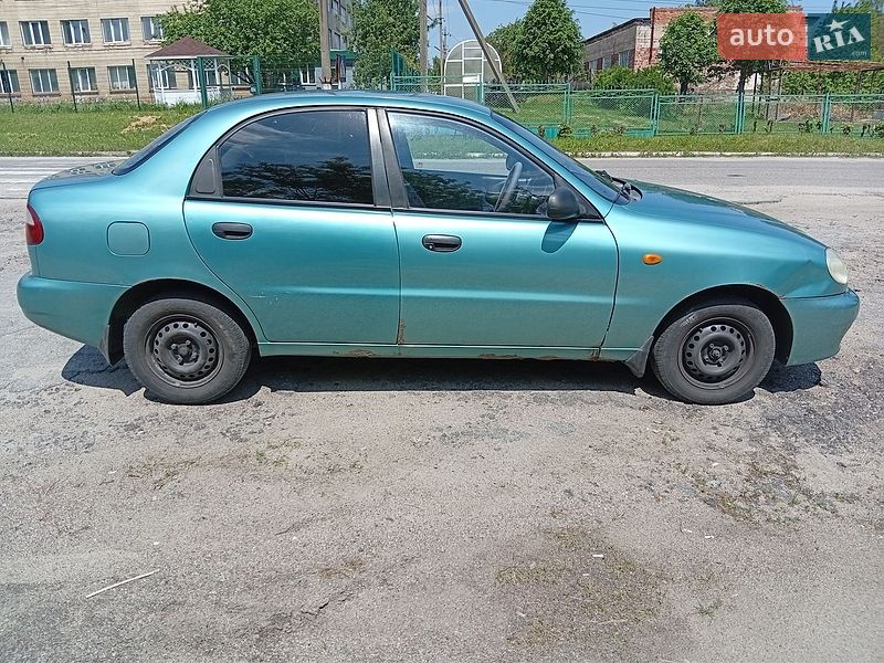 Седан Daewoo Lanos 1998 в Тараще