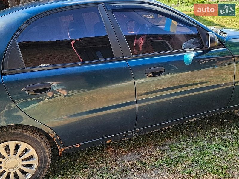 Седан Daewoo Lanos 2005 в Монастыриске