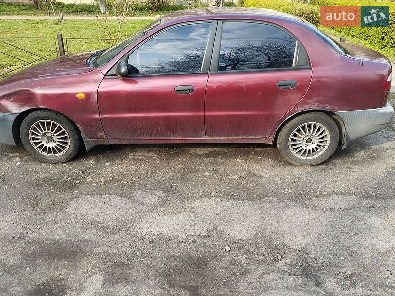 Седан Daewoo Lanos 1998 в Киеве