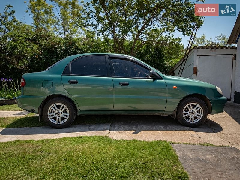 Седан Daewoo Lanos 2008 в Каневі