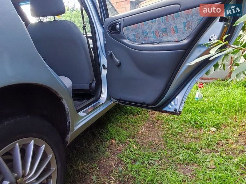 Седан Daewoo Lanos 2005 в Черкасах