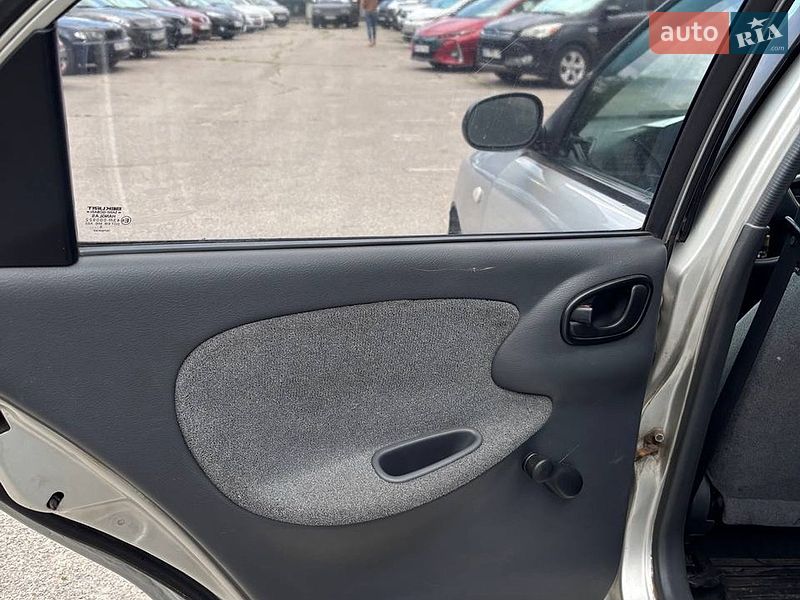Седан Daewoo Lanos 2006 в Запорожье