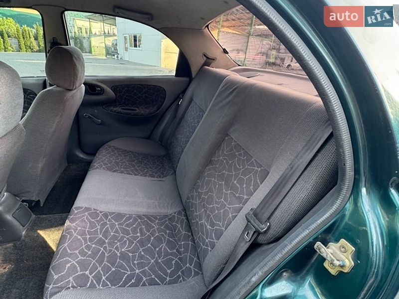 Седан Daewoo Lanos 2003 в Черновцах