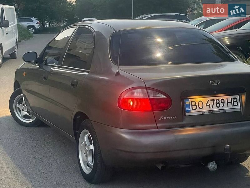Седан Daewoo Lanos 2001 в Івано-Франківську