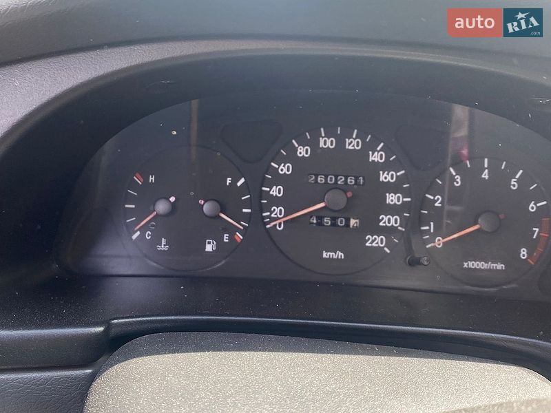 Седан Daewoo Lanos 2012 в Ржищеві