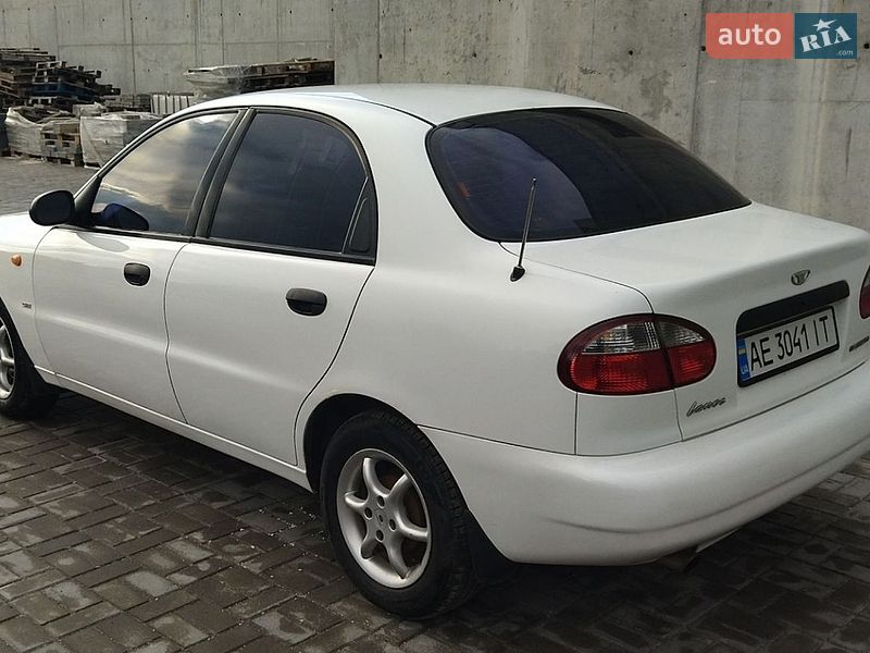 Седан Daewoo Lanos 2000 в Днепре