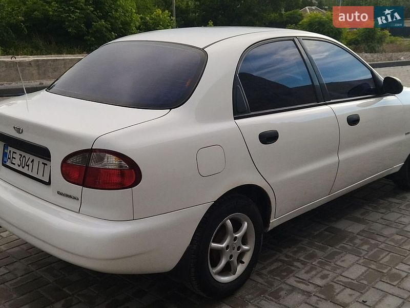 Седан Daewoo Lanos 2000 в Днепре