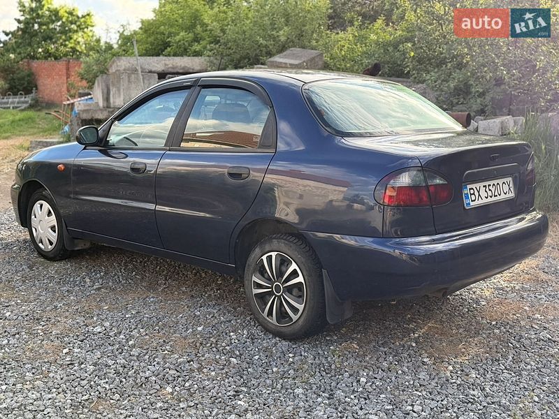 Седан Daewoo Lanos 2003 в Славуте