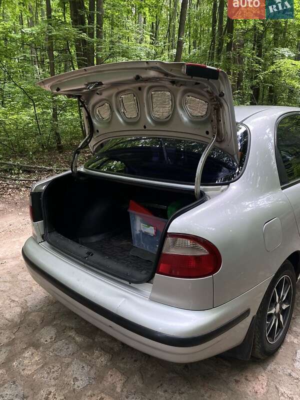 Седан Daewoo Lanos 2003 в Люботині