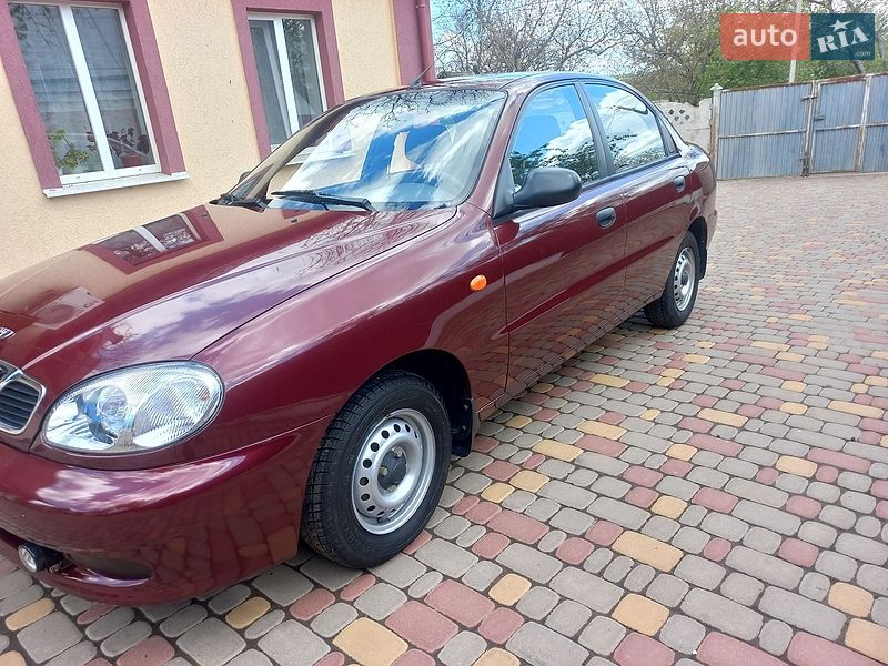 Седан Daewoo Lanos 2008 в Новомиргороді