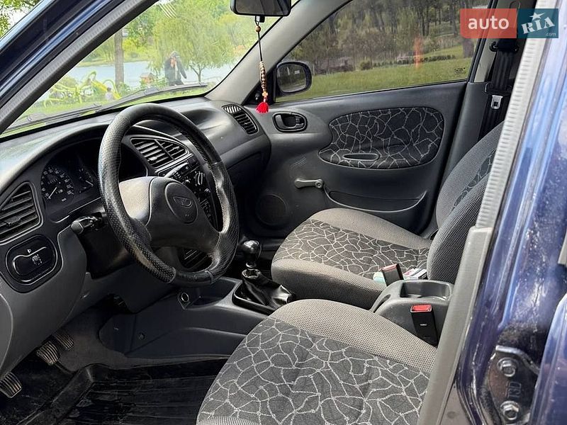 Седан Daewoo Lanos 2003 в Гайвороні
