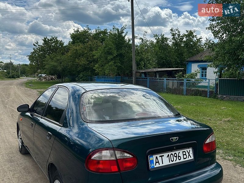 Седан Daewoo Lanos 2003 в Новоархангельске