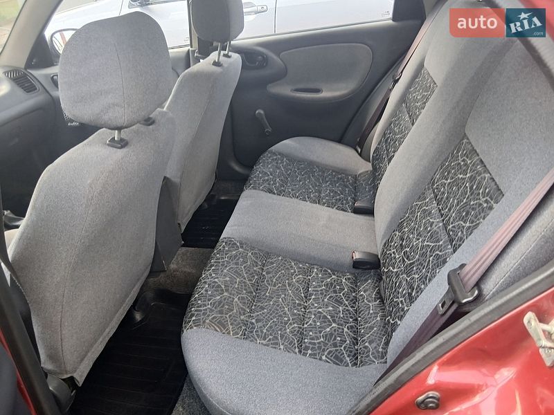 Седан Daewoo Lanos 2008 в Долині
