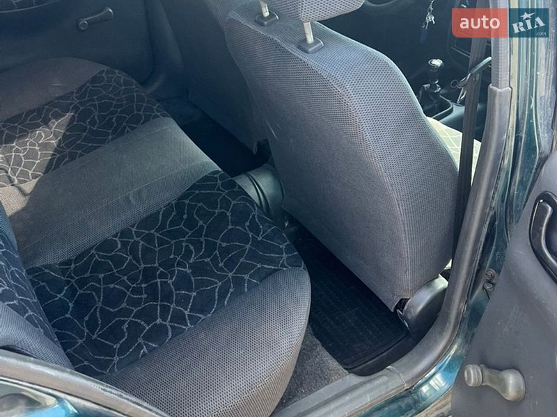Седан Daewoo Lanos 2004 в Харкові