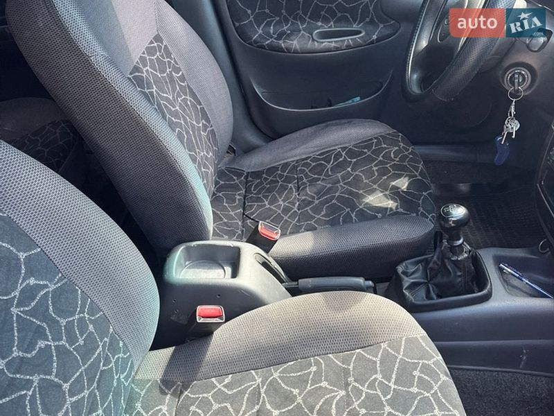 Седан Daewoo Lanos 2004 в Харкові